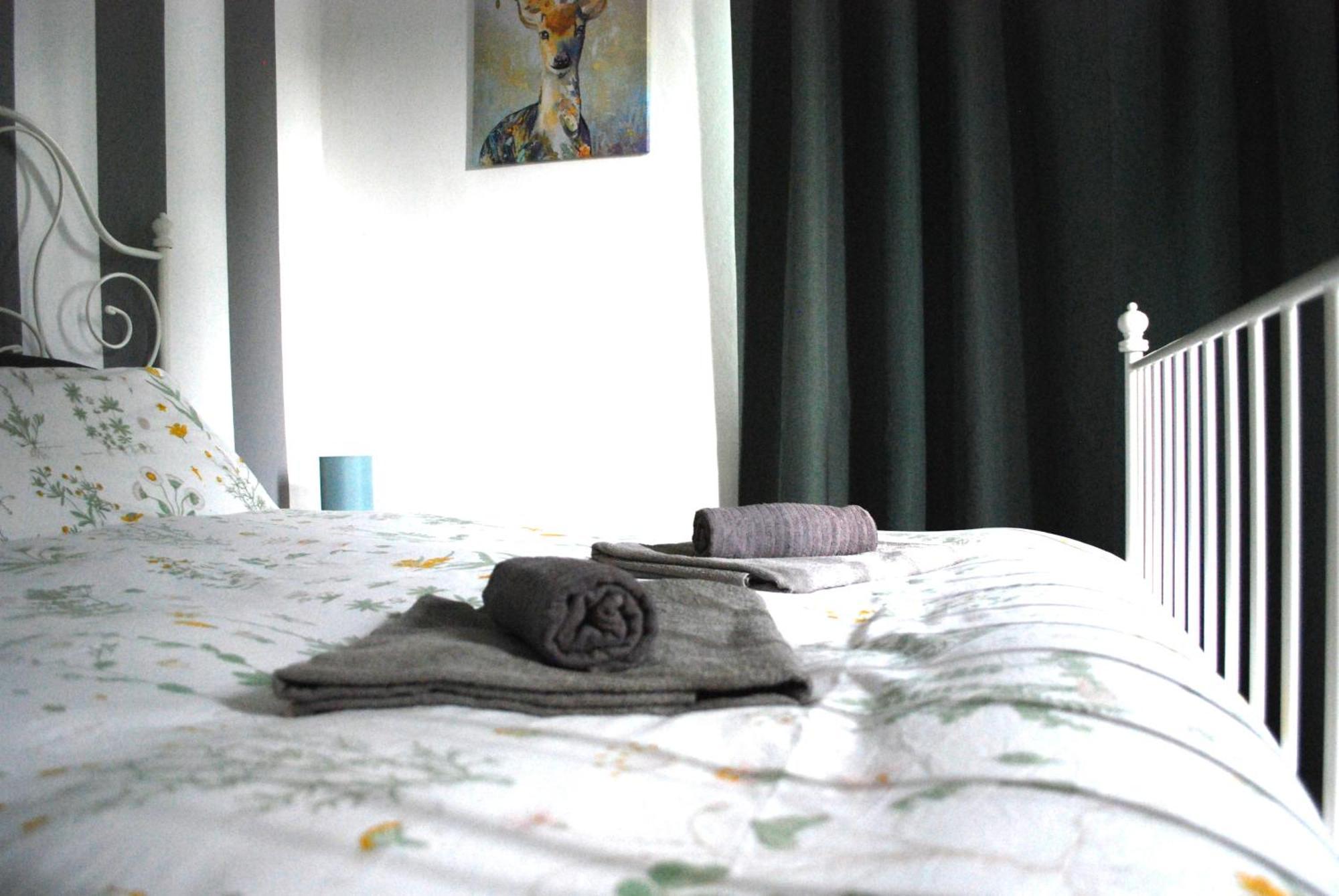 Le Stanze Di Alicam Bed and Breakfast Arona Exteriör bild
